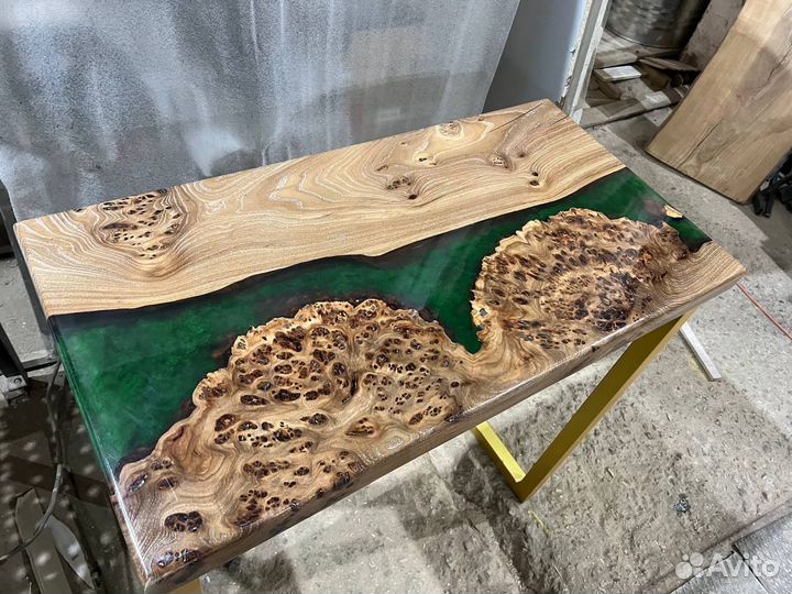 Стол река