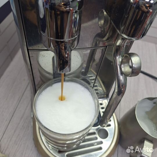 Капсульная кофемашина Bork c830