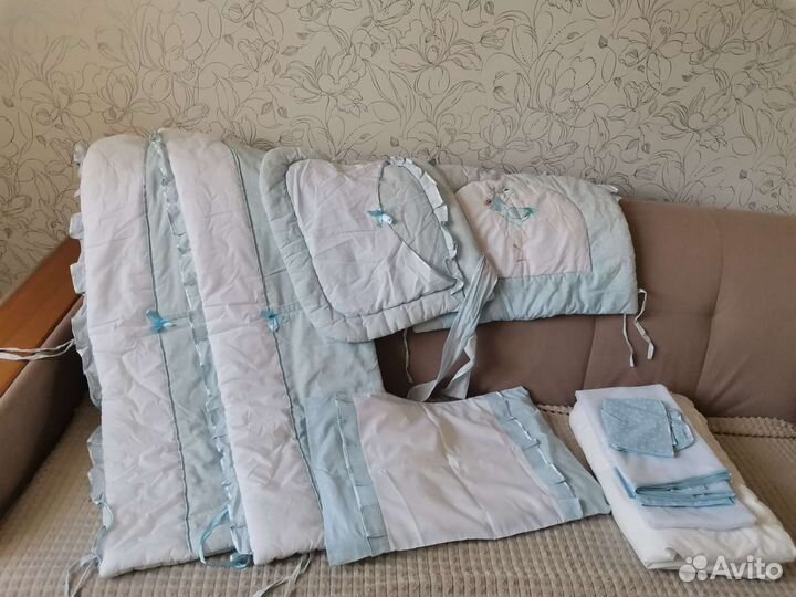 Комплект в детскую кроватку бортики