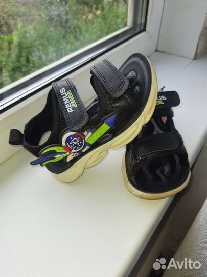 Детские сандали