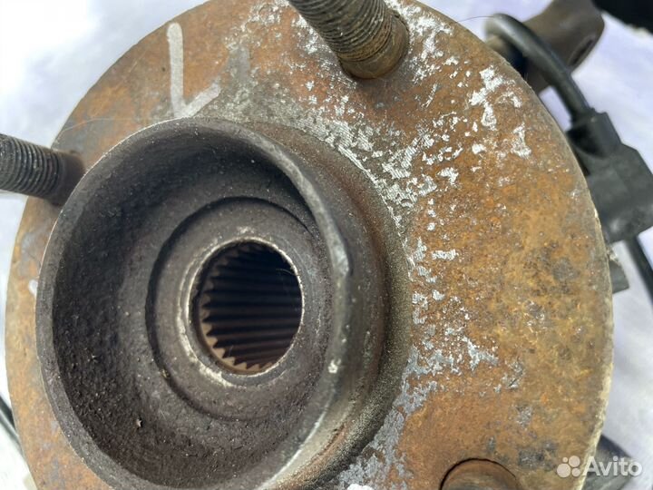 Кулак + ступица + датчик ABS Nissan Wingroad Y11