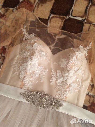 Продаётся свадебное (вечернее) платье