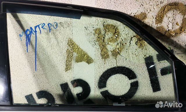 Стекло двери передней правой Mitsubishi Montero 3