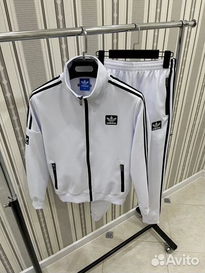 Спортивный костюм adidas