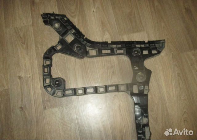 Кронштейн бампера Фольксваген Пассат 3G5807355