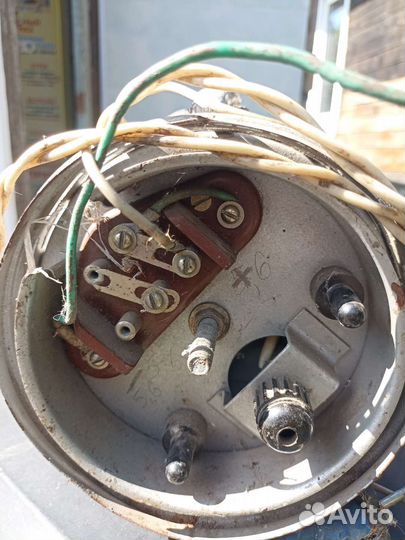 Автомобильное зарядное устройство