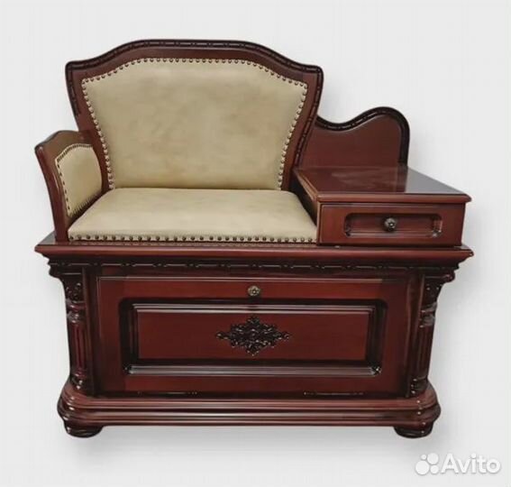 Банкетка для прихожей 