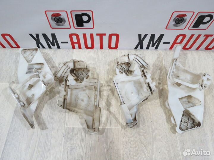 Кронштейн замка двери Volkswagen Passat B6