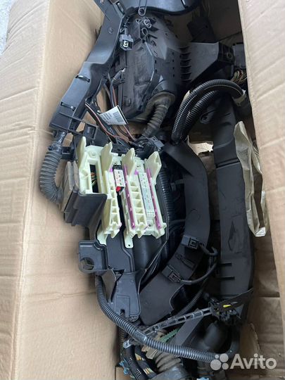 Подкапотная коса volvo, 30679589