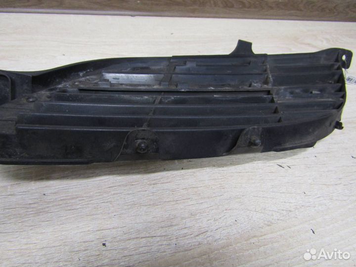 Решетка радиатора Nissan Almera Tino V10