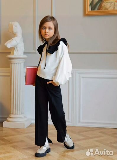 Брючный комплект для девочки 128 и 134 см черный