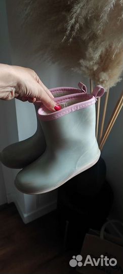 Резиновые сапожки для девочки