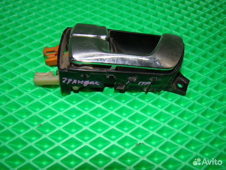 Ручка внутренняя передняя левая mitsubishi chariot