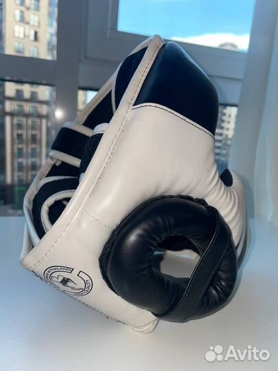 Боксерский шлем Venum