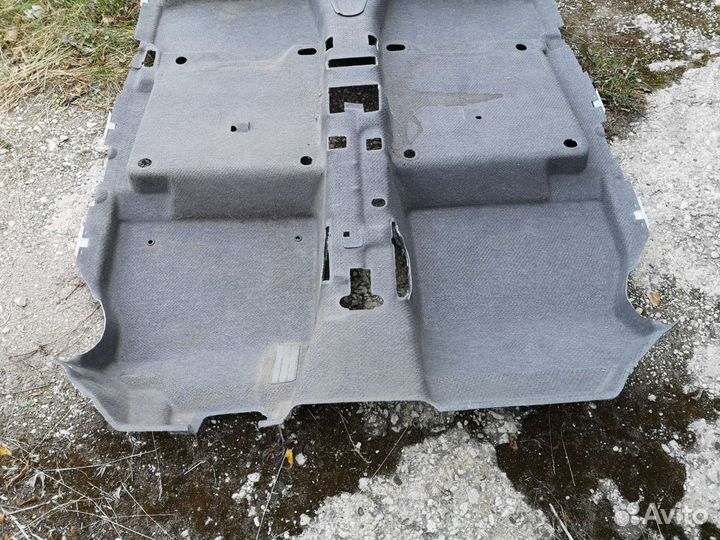 Ковролин пола салона Nissan Leaf