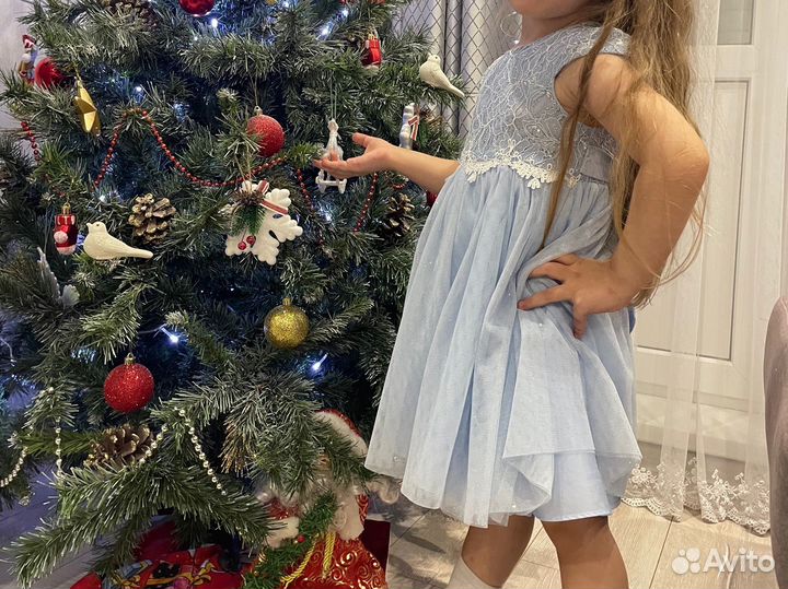 Платье праздничное 98