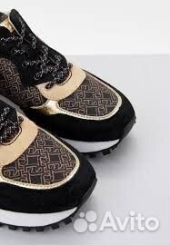 Кроссовки женские