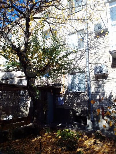 2-к. квартира, 42 м², 3/3 эт.