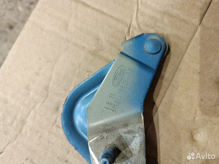 Петля капота левая Форд Фокус2 2005-2011