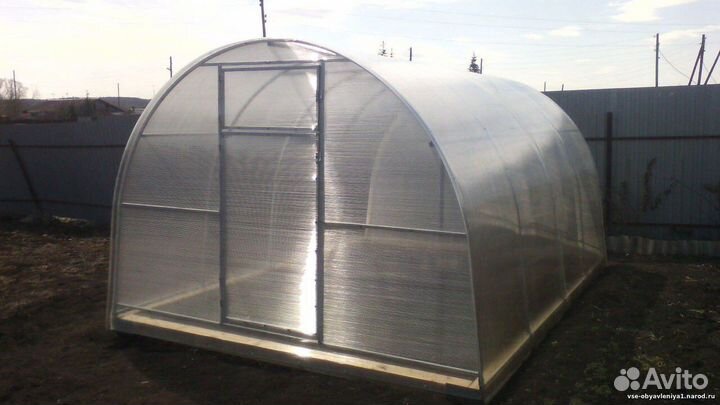 Теплица с автоматическим проветриванием