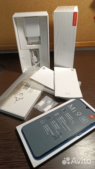 Xiaomi Mi 9 SE, 6/128 ГБ
