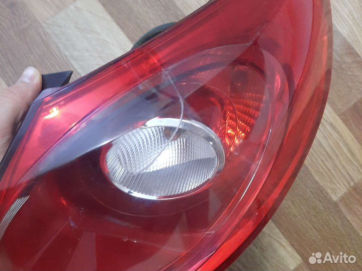 Правый задний фонарь на пассат сс