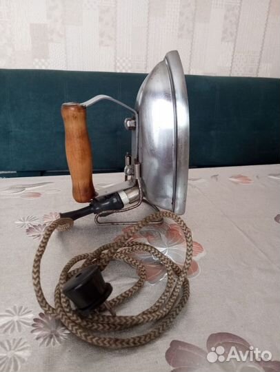 Утюг электрический зтк 1952г. Рабочий