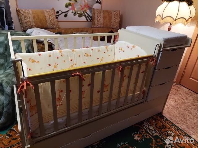 Детская кроватка трансформер с маятником