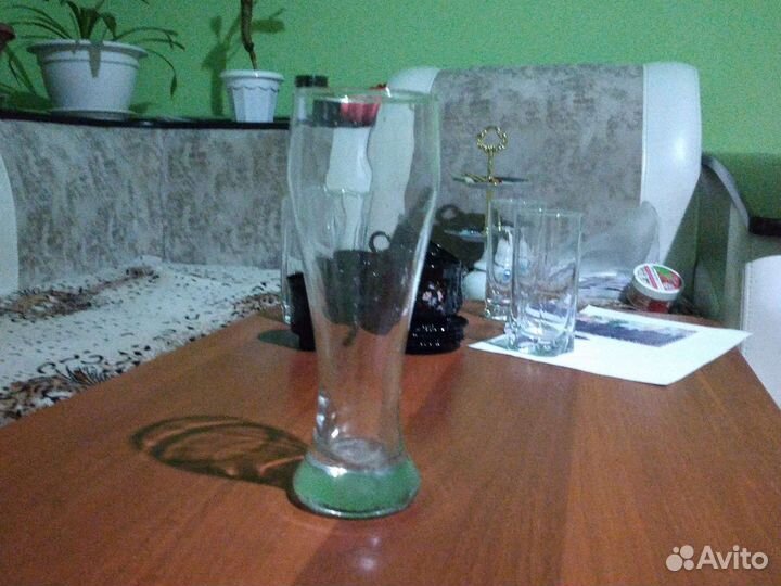 Ваза для цветов и стакан для пива