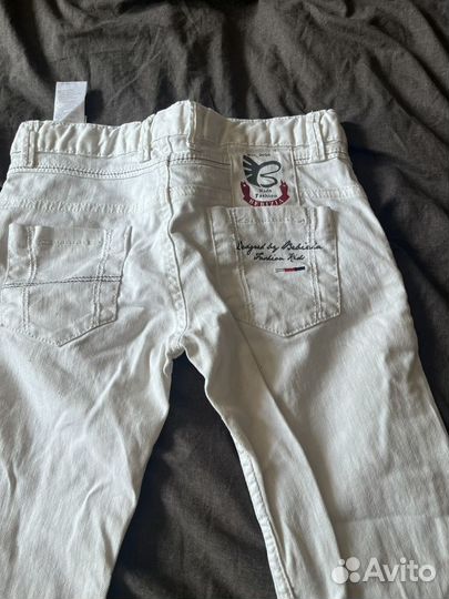 Белые джинсы на мальчика 140