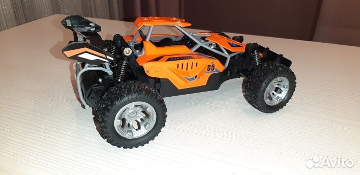 Машинка на радиоуправлении Багги