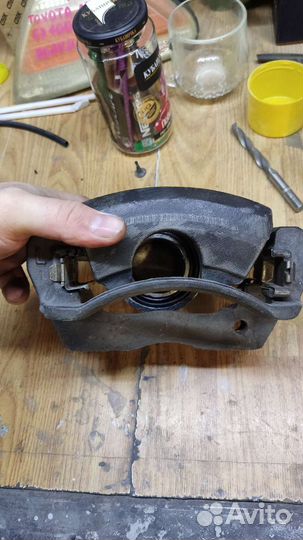 Передний суппорт Chaser Cresta Mark 90/100