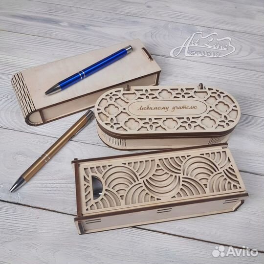 Шариковая ручка из дерева с памятной гравировкой