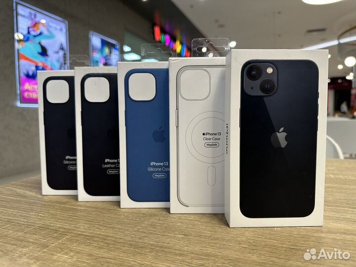 Чехлы на iPhone 13