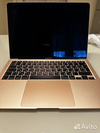 Apple MacBook air 13 2020 Intel i3 8gb 255gb