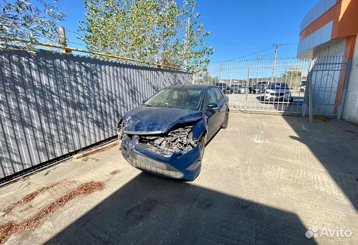 Ford Focus 1.6 МТ, 2011, битый, 205 000 км