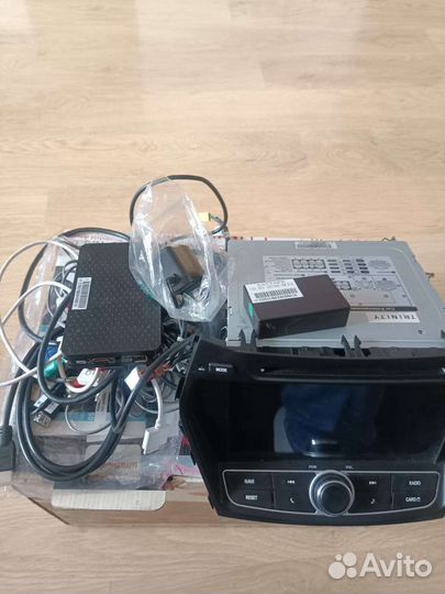 Штатная магнитола на Hyundai santa fe 3