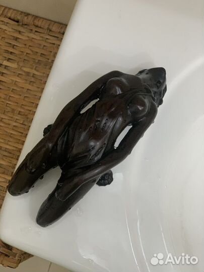 Деревянные статуэтки и фигурки