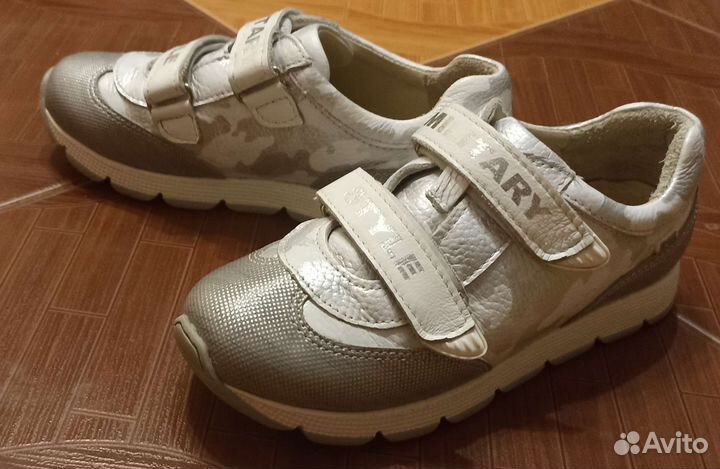 Кроссовки для девочки 35