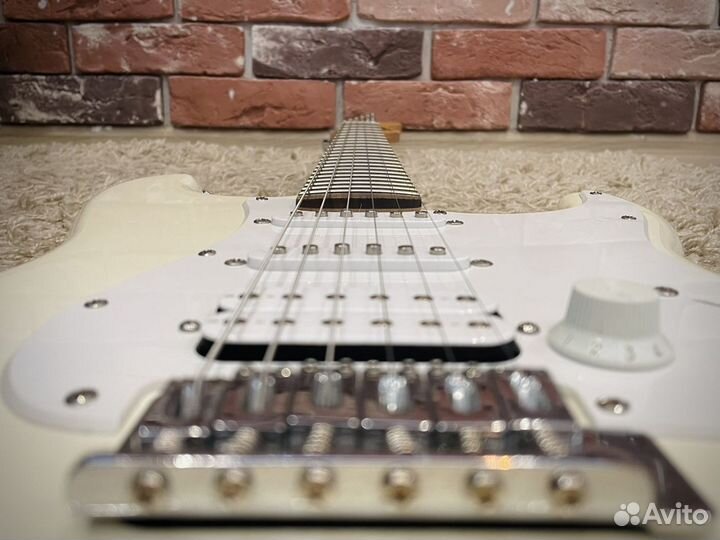 Набор Fender squier bullet Stratocaster HSS+чехол+