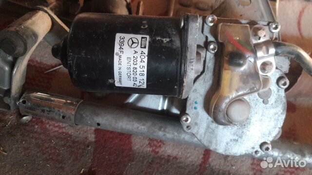 Механизм стеклоочистителя на mercedes-benz C-Clas