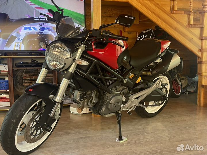 Ducati monster 696