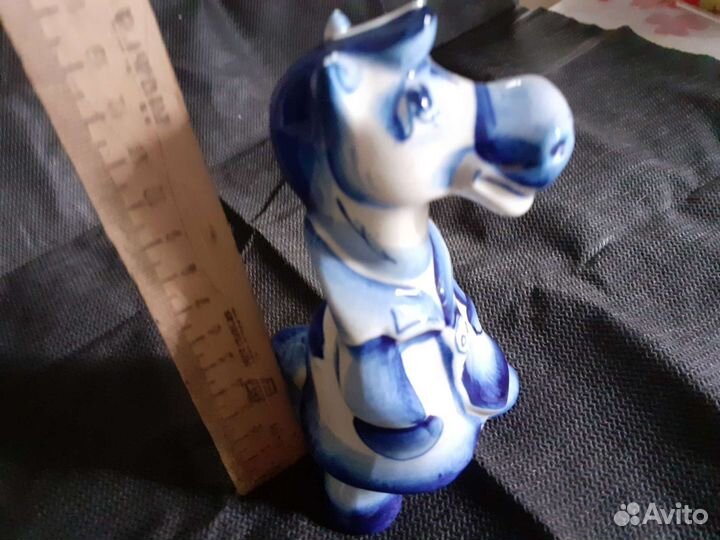 Гжель посуда и фигурки