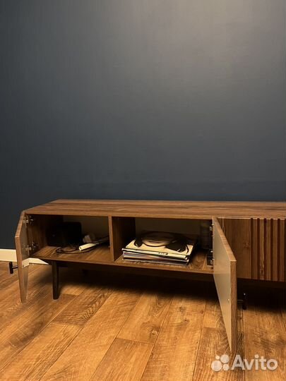 Тумба под телевизор