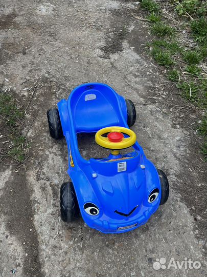 Педальная машинка детская