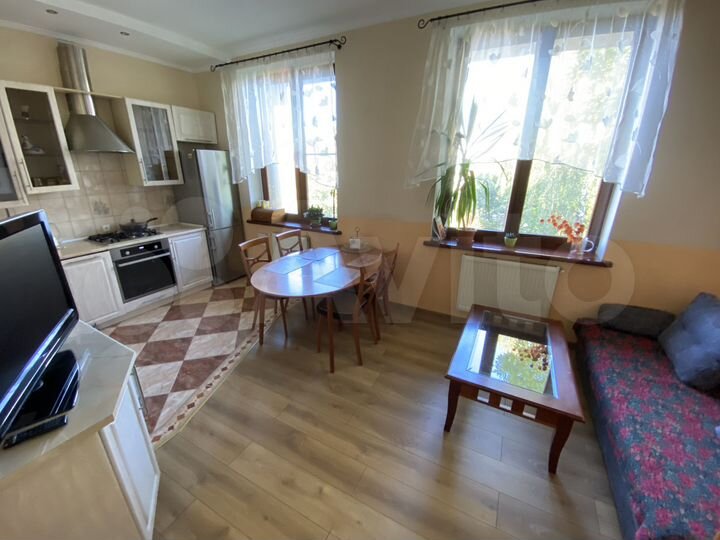 3-к. квартира, 100 м², 4/5 эт.