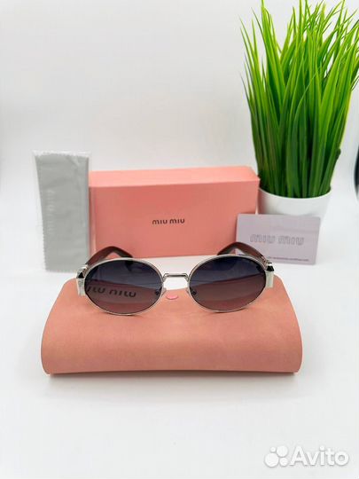 Солнцезащитные очки женские Miu Miu