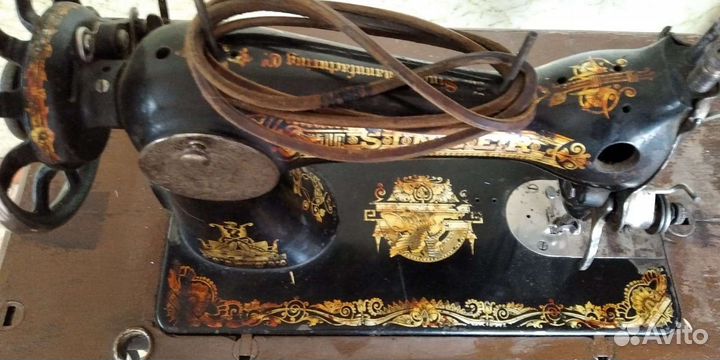 Швейная машина Singer