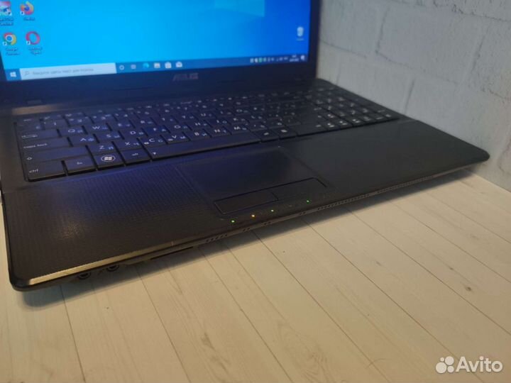 Ноутбук Asus Core i3/Radeon HD 7470m/4гб