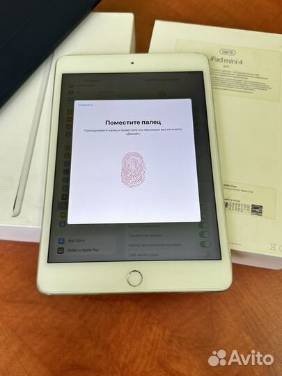 iPad mini 4 Wi-Fi 128GB Silver